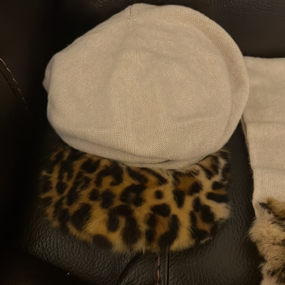 Borsalino leaped fur logo cashmere wool beanie scarf gloves set NWT - Picture 2 of 4